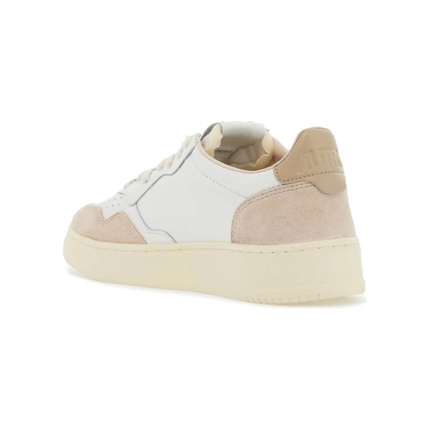 Autry leather medalist low sneakers