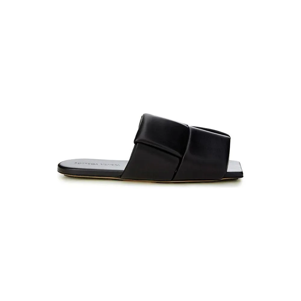 Bottega Veneta Elegant Black Leather Sandals